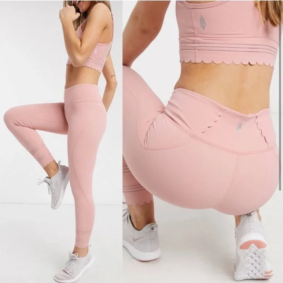 Set -Free People Movement Genesis Scalloped Set - Picture 1 of 5